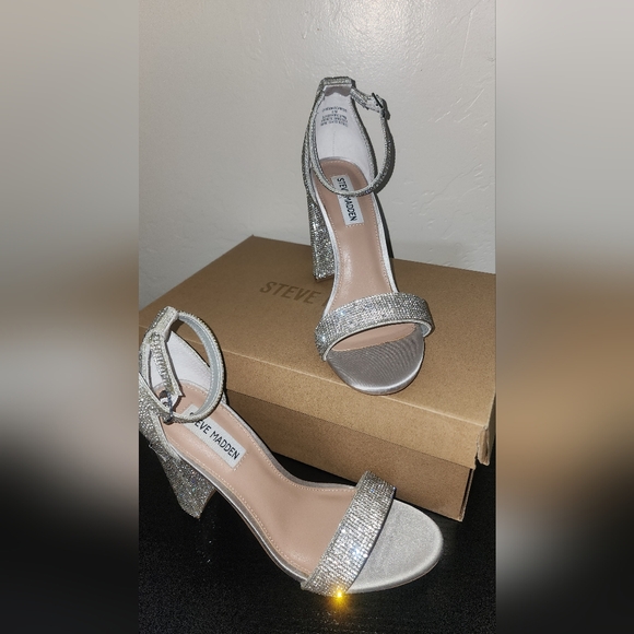 Steve Madden Carson Heels - Picture 1 of 3